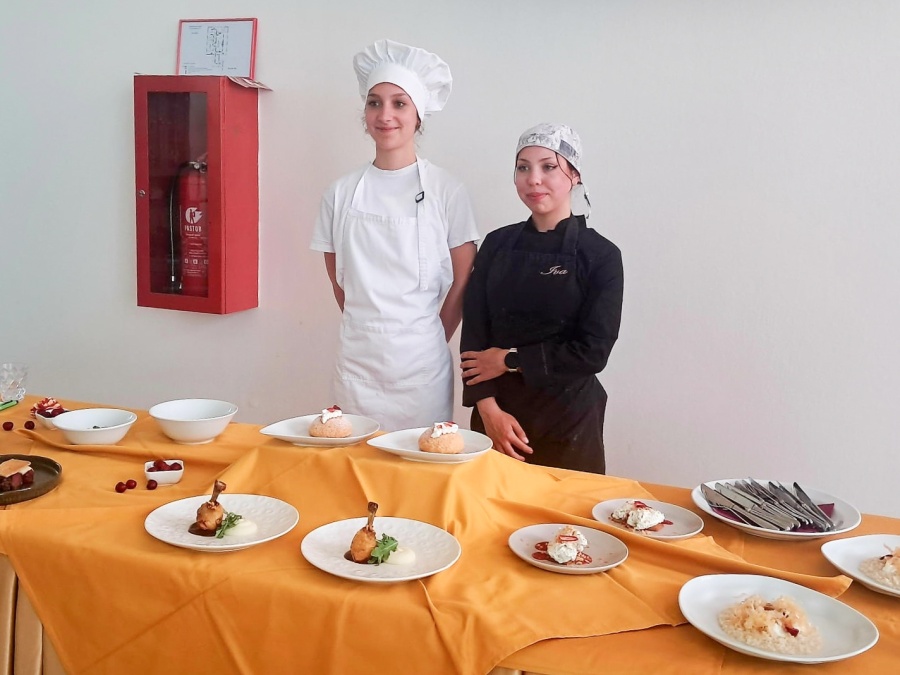 GastroLab u Obrtničkoj školi Požega: Predstavljeno šest autorskih jela darovitih učenica Ive i Dore